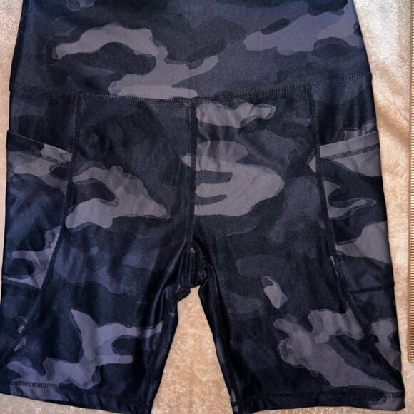 Scorpio Sol Women XL Black Gray Camo High Rise Biker Athletic Shorts Pockets (O) - Picture 1 of 7
